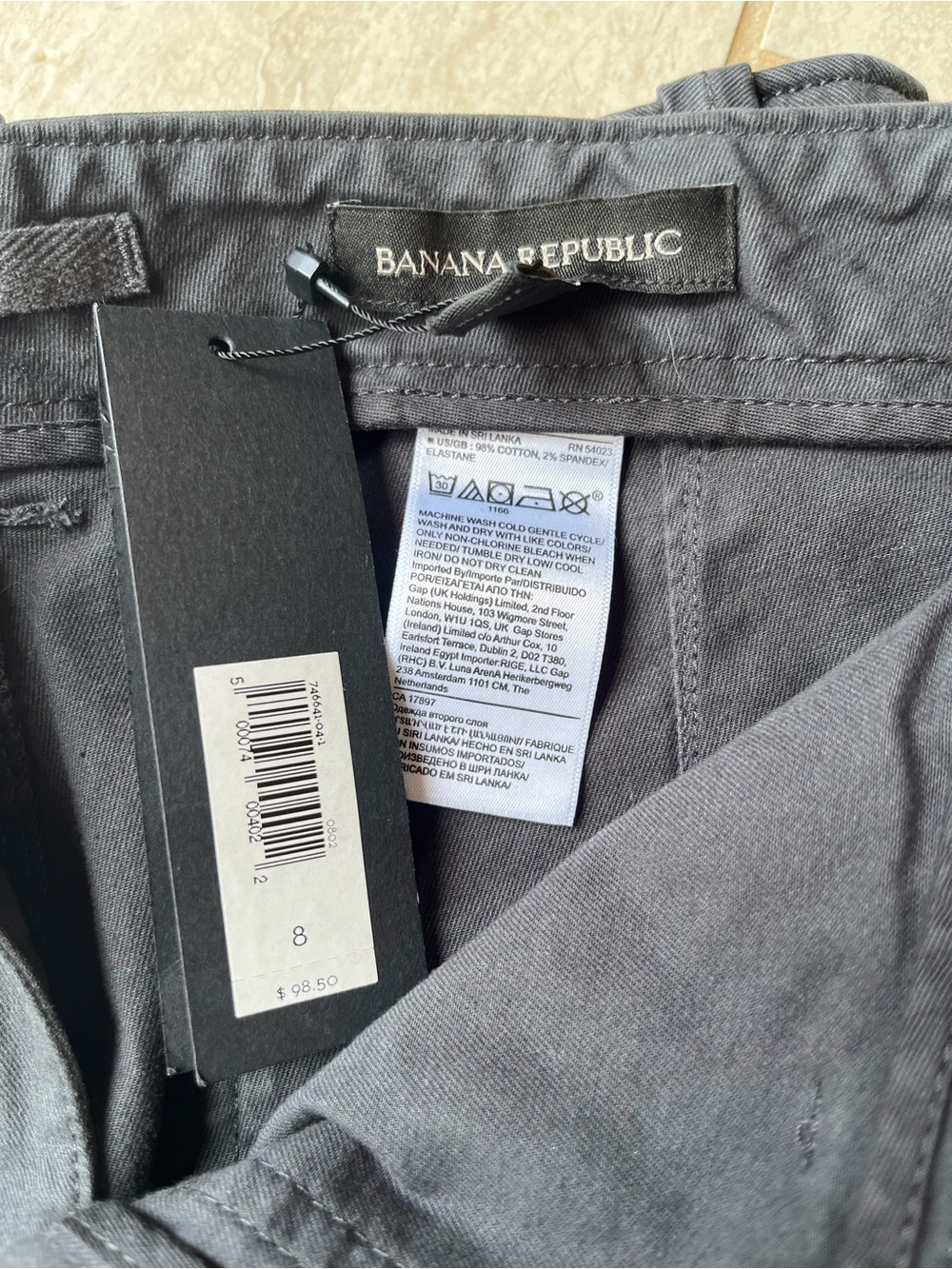 Banana Republic Black Cargo Pants with jogger zip ankles size 8 brand new - Picture 3 of 7